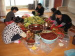 kimchi_family_making