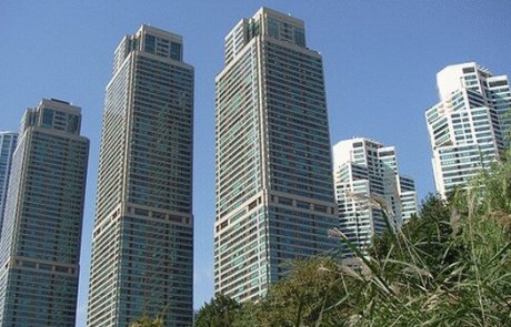 "זה שעולה וזה שיורד" – לקחים משוק הדיור הקוריאני