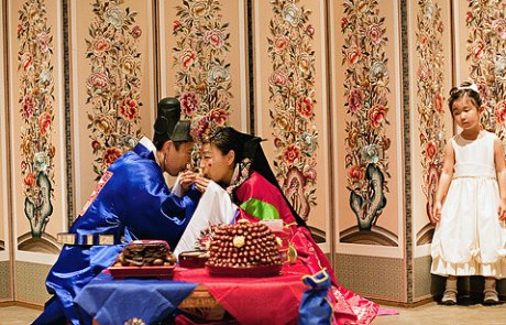קוריאה: נשואים בעושר בלבד